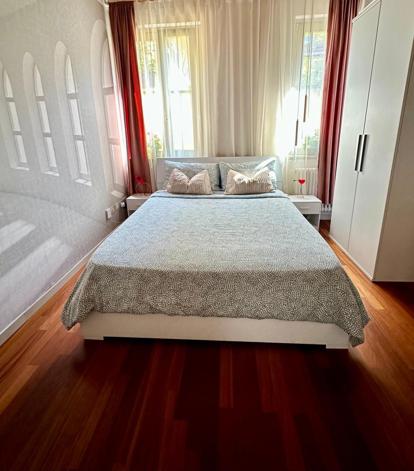 Cozy Center Apartment *